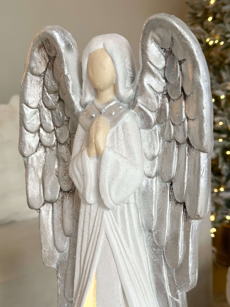 Angel grande con luz