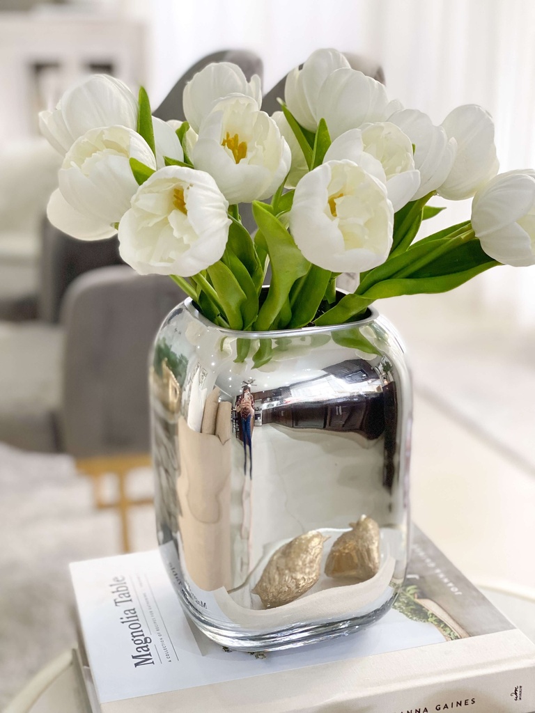 Bunch de 6 tulipanes abiertos blancos