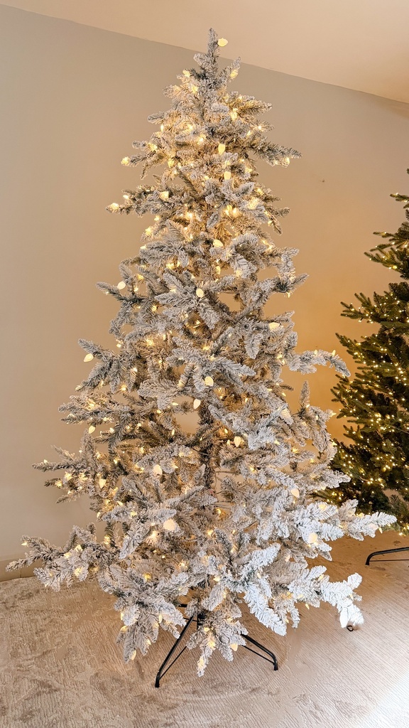 Arbol de navidad nevado de pino suizo