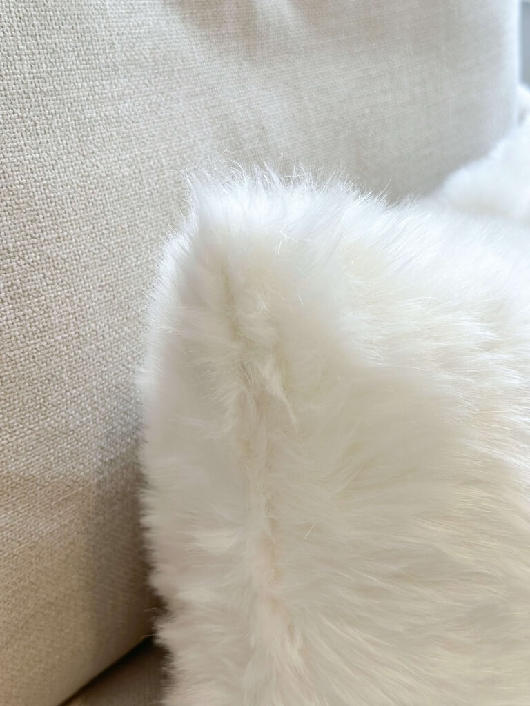 Lumbar Blanco Faux Fur