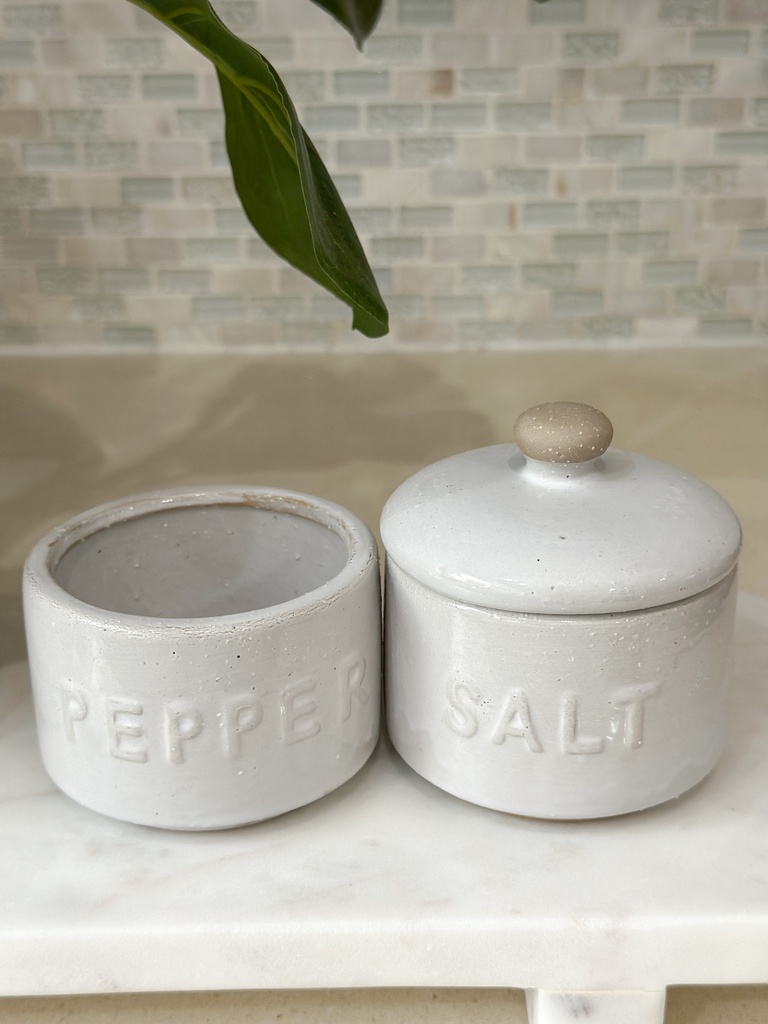 Set de sal y pimienta con tapa