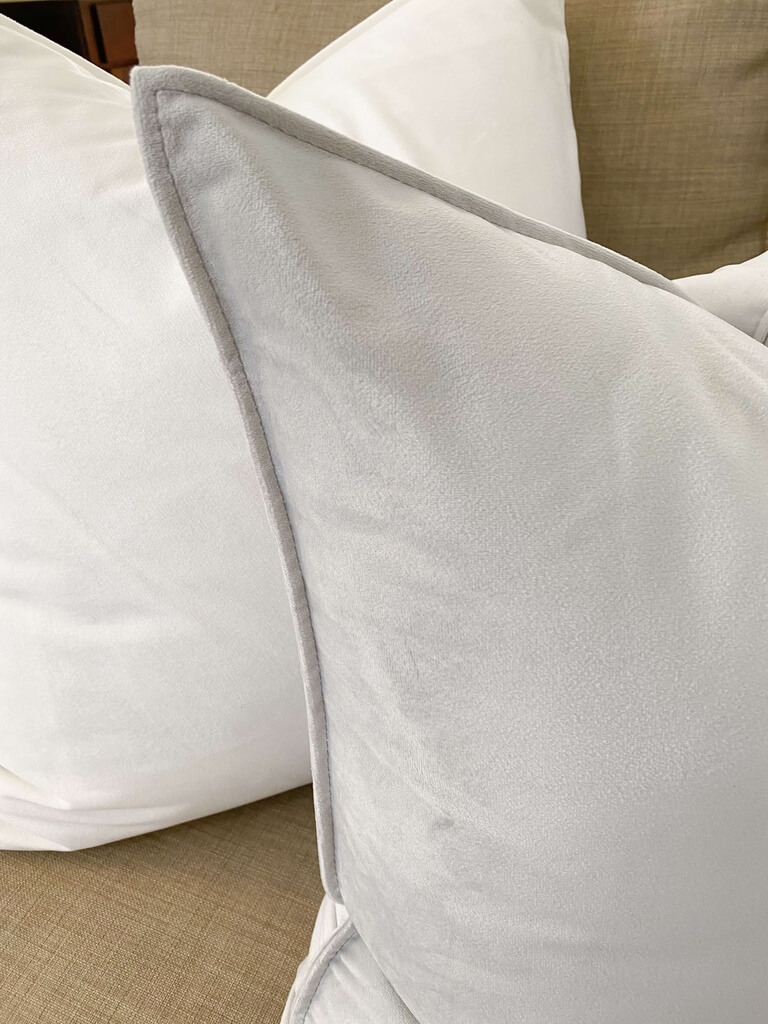 Forro de Cojin velvet gris palido