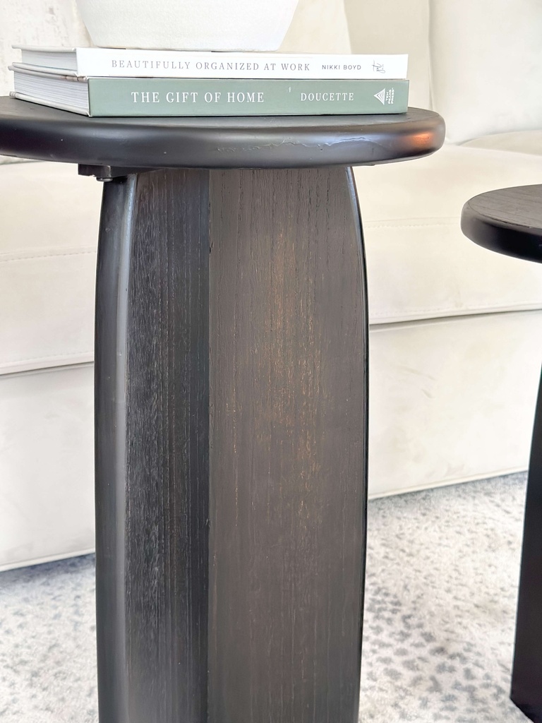 Mesas negras de madera (2 tamaños)