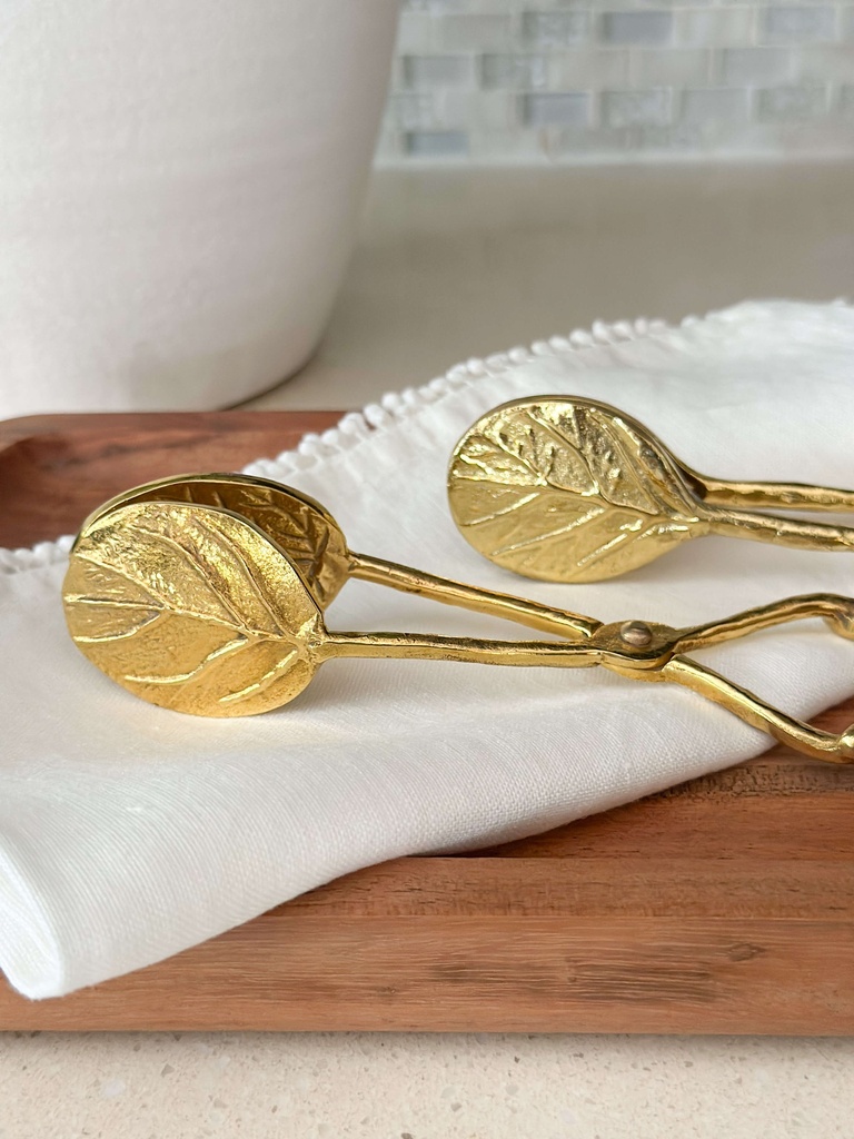 Pinza dorada forma hoja eucalipto