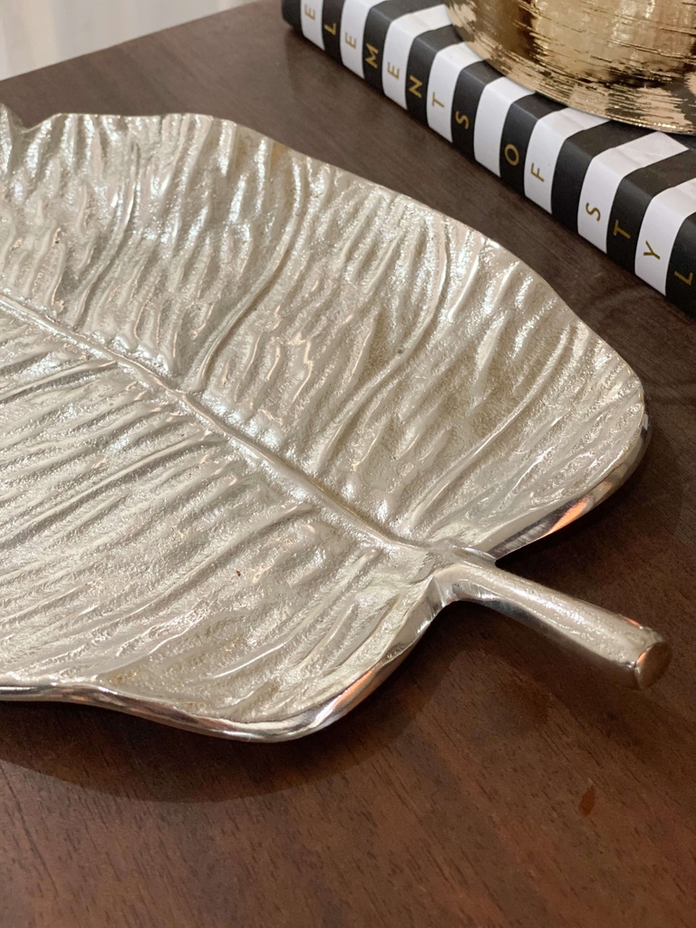 Hoja de metal plateada