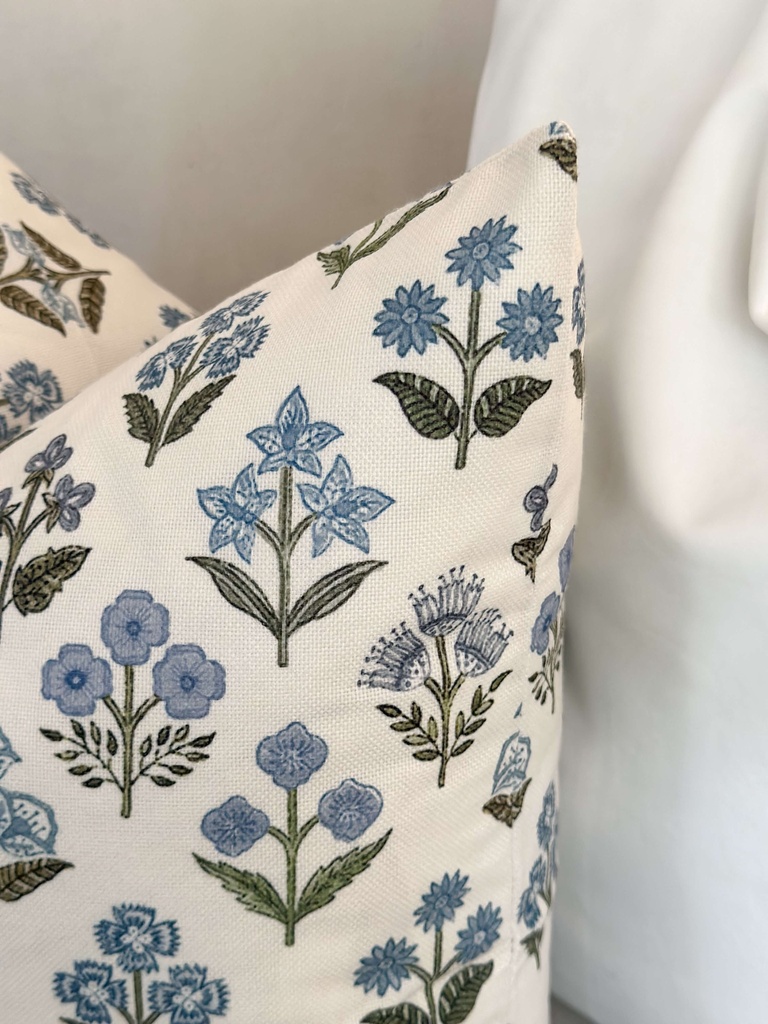 Forro de cojin flores azules