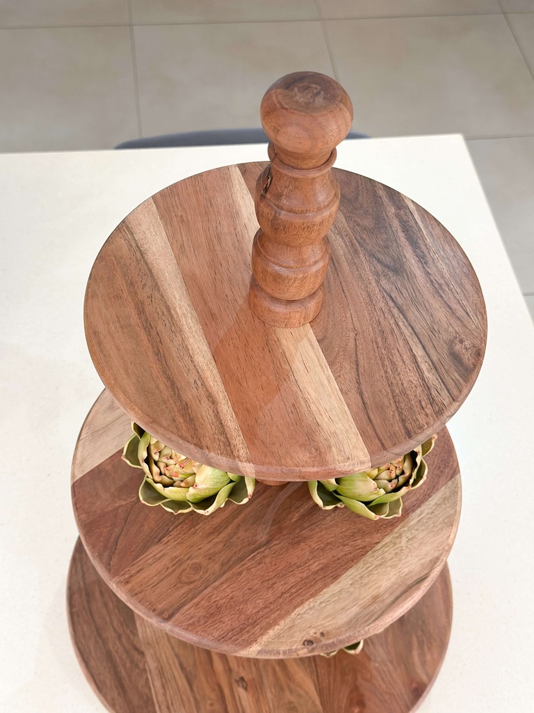 Stand rustico de 3 pisos