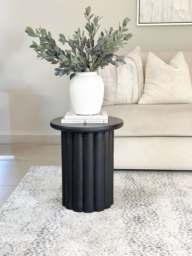 Mesa Auxiliar scalloped negra