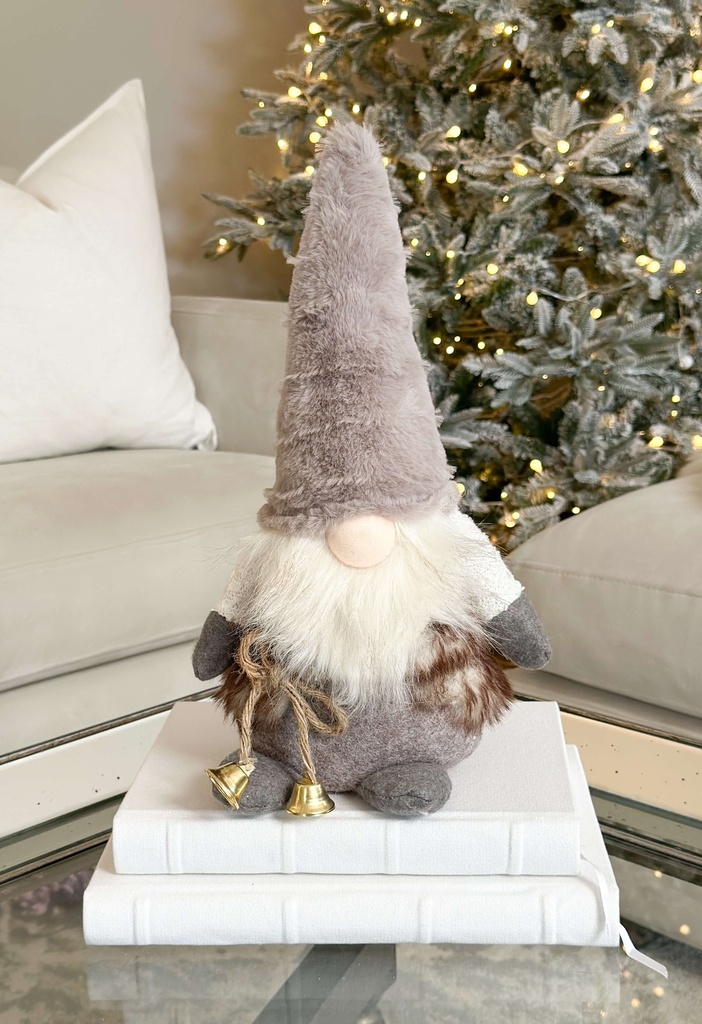 Gnomo gris con campanitas