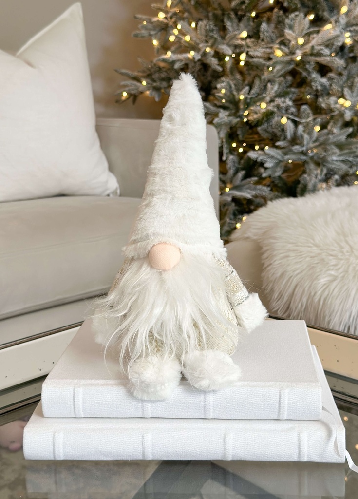 Gnomo blanco sentado