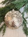 Esfera plateada con perlas