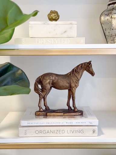 [77095] Escultura de caballo castaño