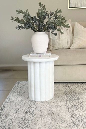 [21240] Mesa Auxiliar scalloped blanca