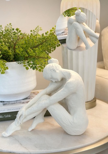 [B5506] Figura de mujer