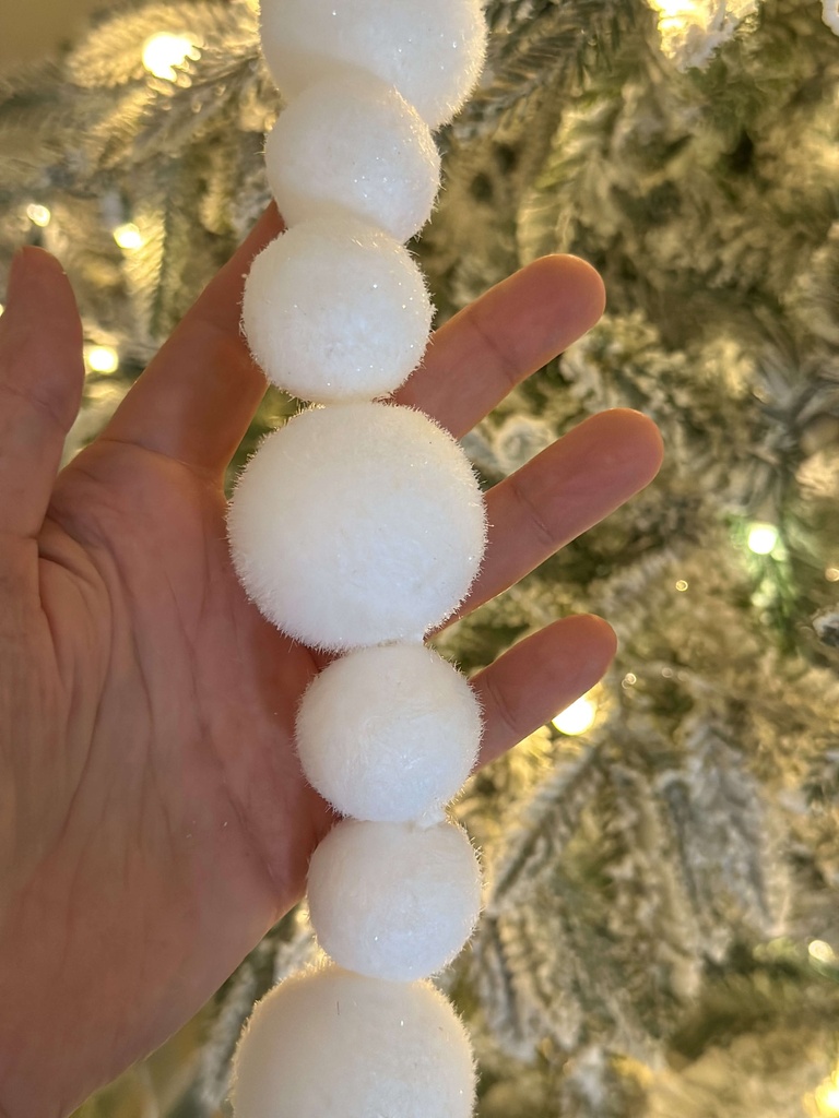 Guirnalda de pom pom blanca