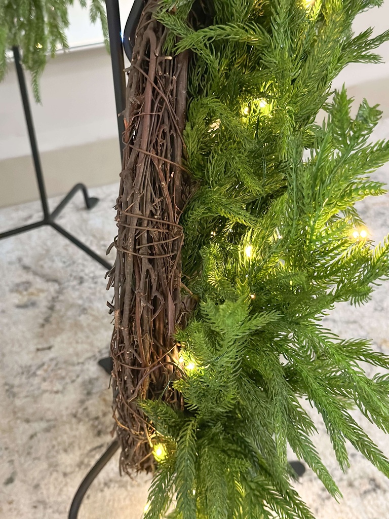 Corona Pino Norfolk con luz led