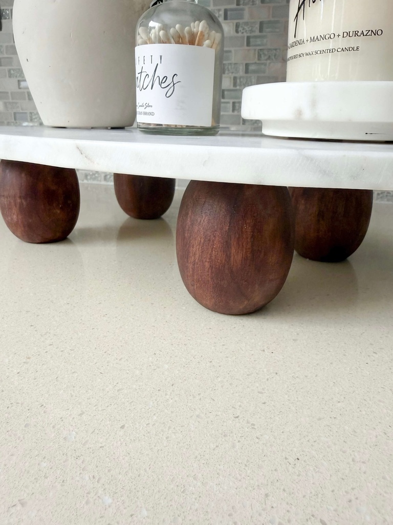 Tabla marmol ovalada patitas de madera