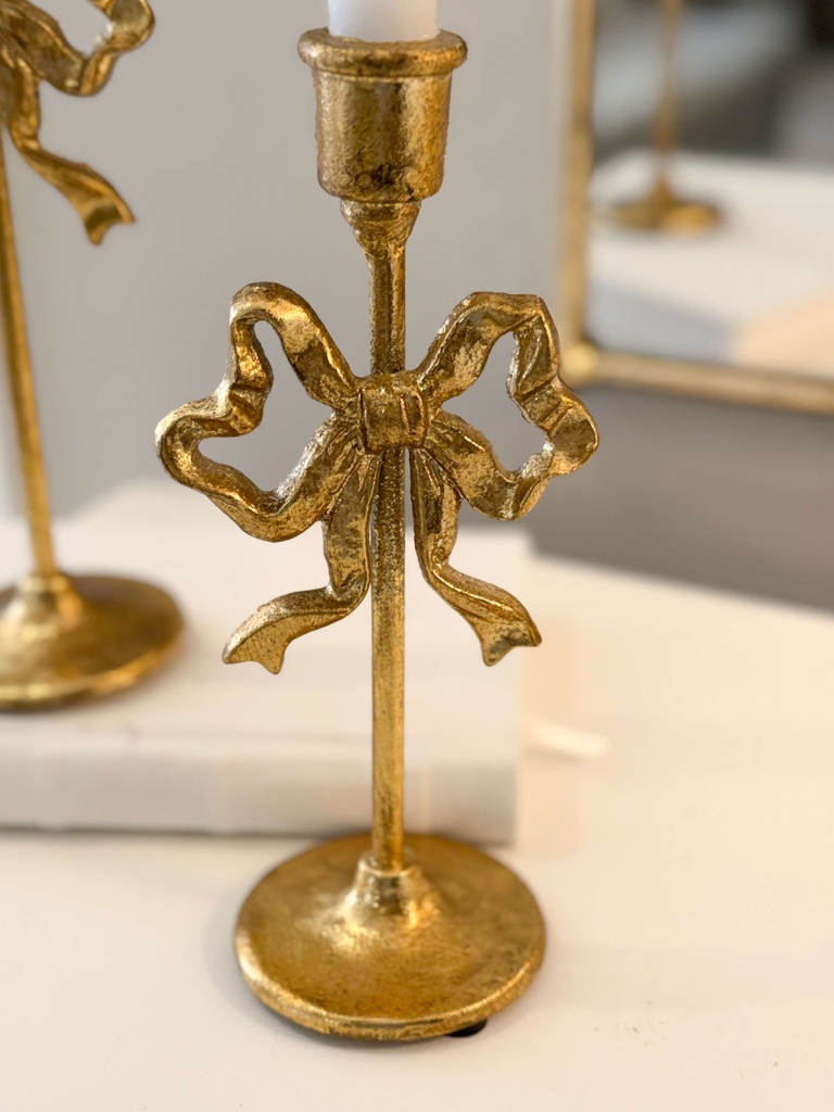 Set de 2 candelabros dorados con chongo