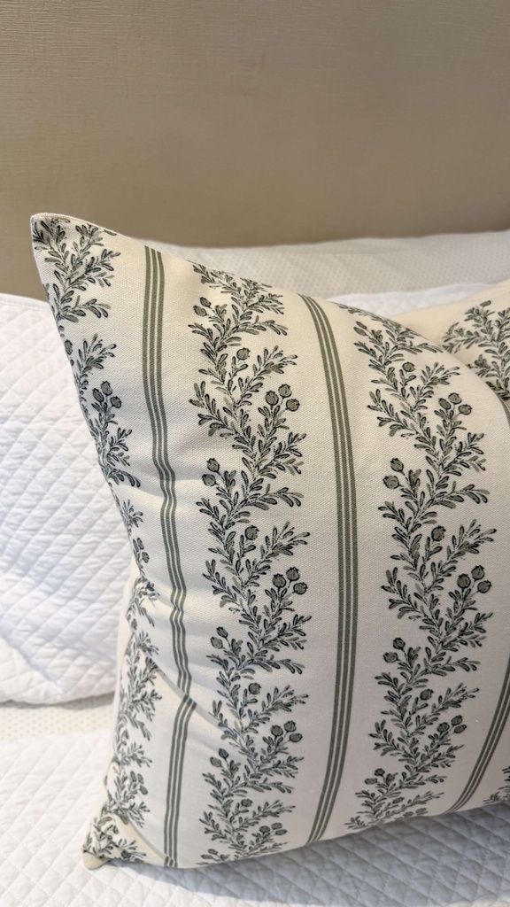 Forro de cojin euro floral rayado verde suave