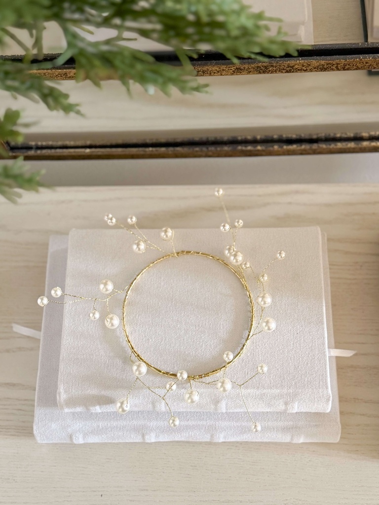 Corona para candelas con perlas