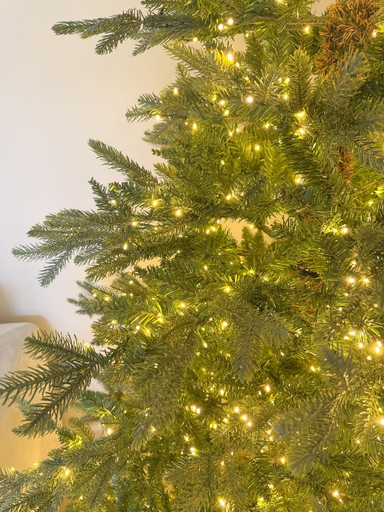 Arbol de Navidad Emerald Fir 7.5'