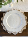 Individual de rattan scalloped white wash