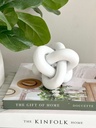 Nudo blanco decorativo