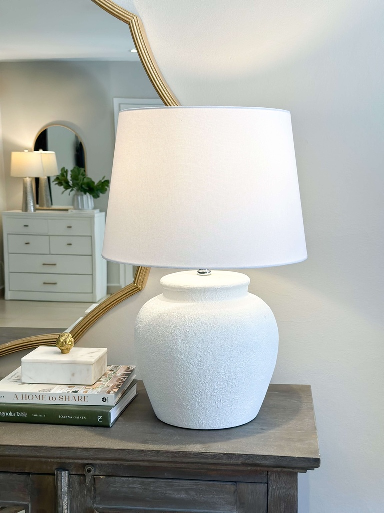 Lampara white concrete