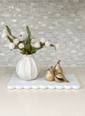 Tabla de marmol scalloped