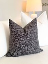 Forro de cojin polka dot negro
