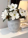 Magnolia blanca tacto real