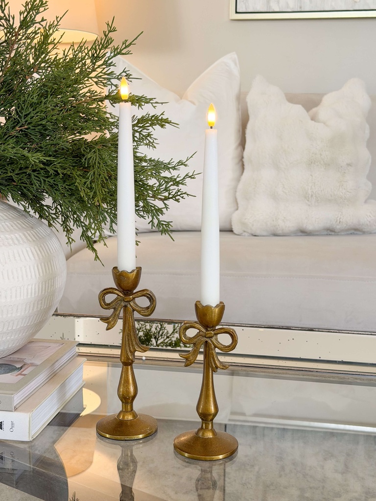 Set de 2 candelabros dorados pequeños con chongo